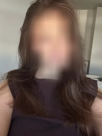 Andrea, 28