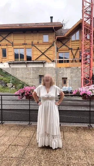 Büsra, 28