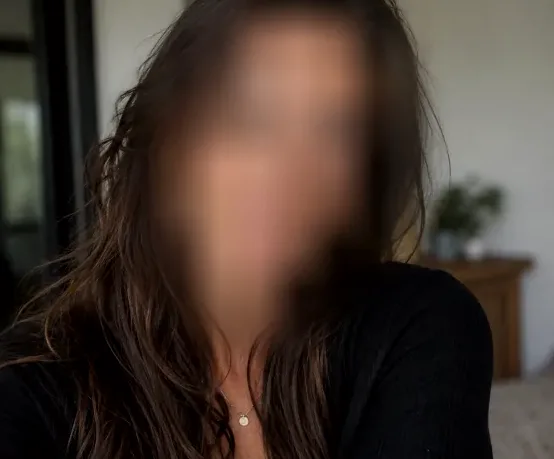 Chiara, 38