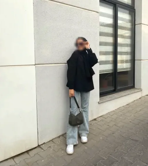 Daniela, 26