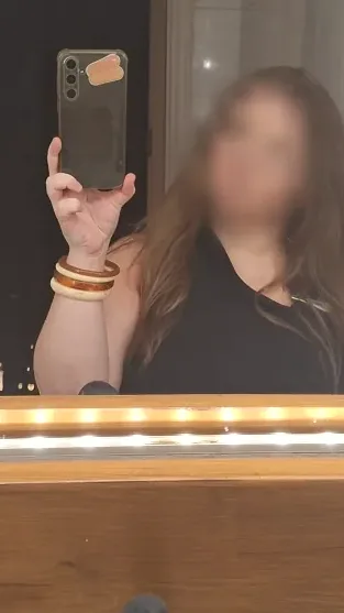 Julia, 19