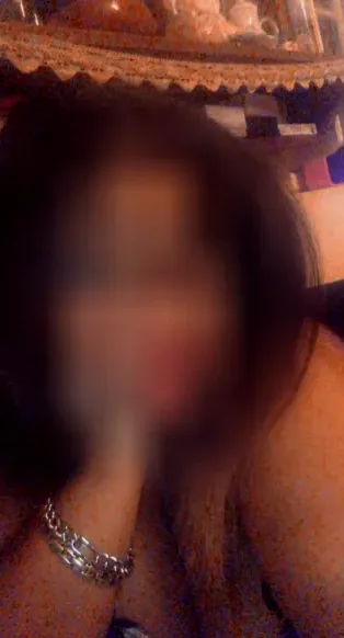 Lara, 29