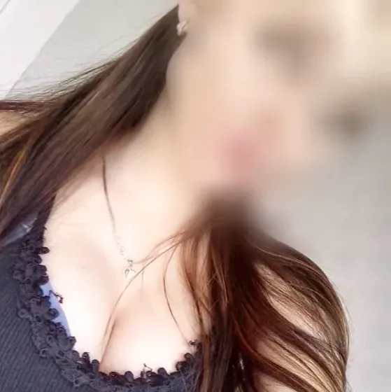 Nina, 26