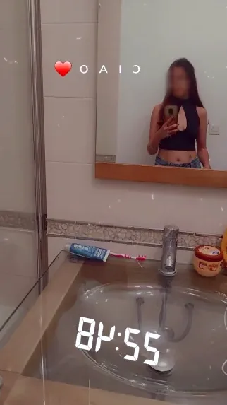 Romy, 23